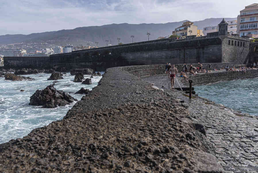 Tenerife 169 - Puerto de la Cruz - bateria de Santa Bárbara.jpg